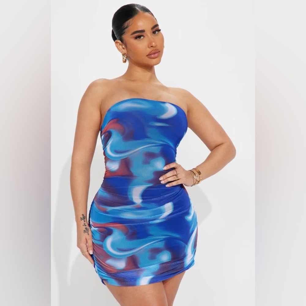 Fashion Nova Vibrant Blue and White Strapless Dress